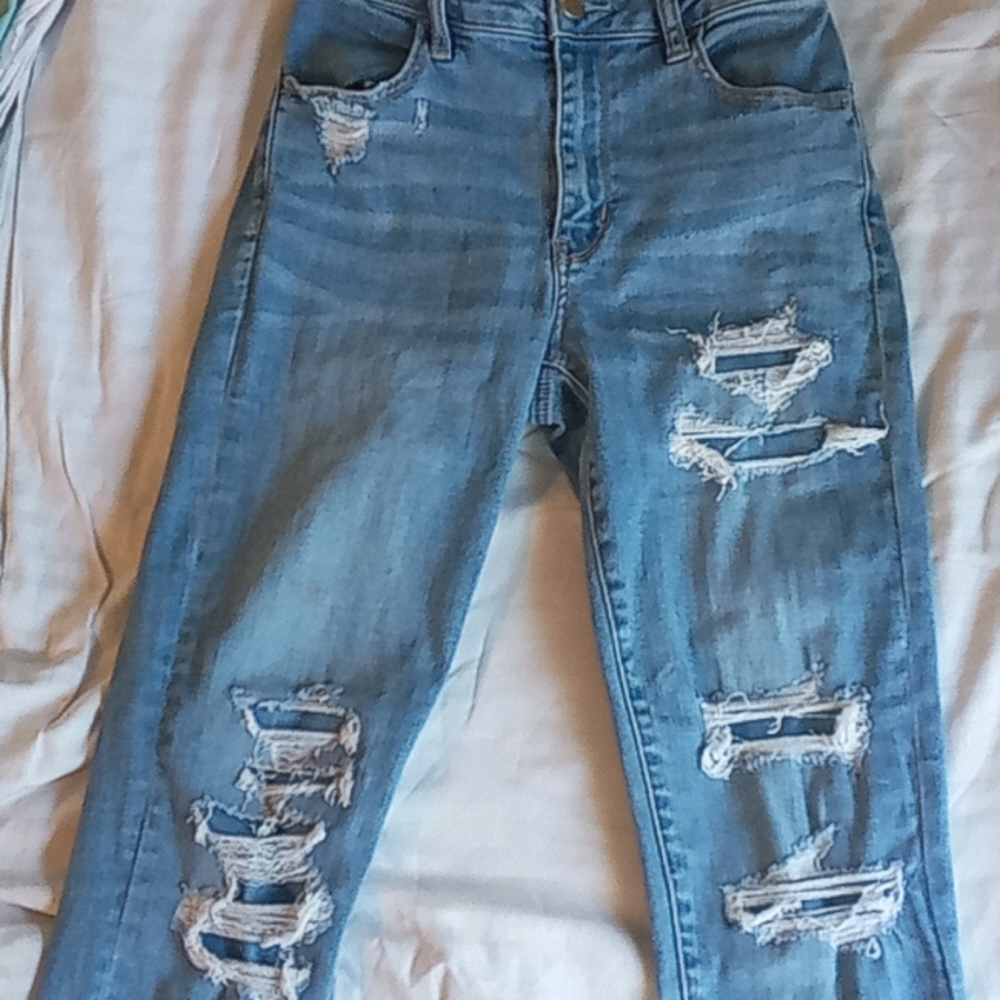 American Eagle Super Strech Skinny Ripped Jeans